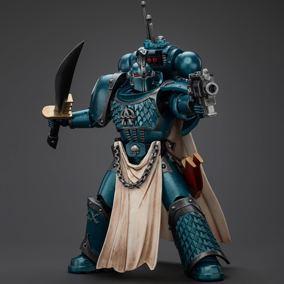 JOYTOY Alpha Legion Legion Praetor with Power Sword 1/18 Warhammer The Horus Heresy Action Figures