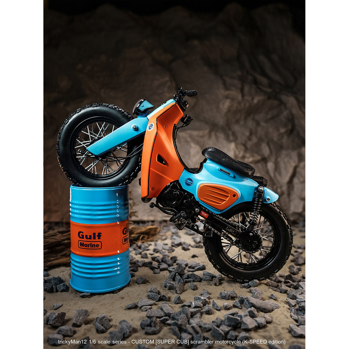 TrickyMan12 SUPER CUB SCRAMBLER MOTORCYCLE Vehicle & Rear Rack 1/6 Scale Vehicle Model