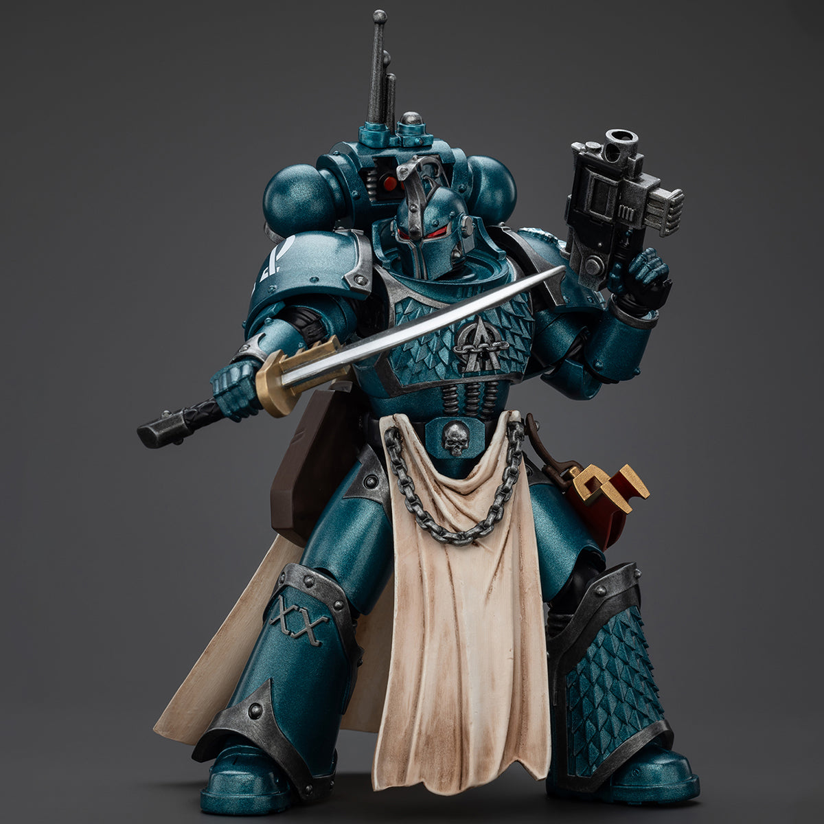 Figuras de acción JOYTOY Warhammer La Herejía de Horus: Legión Alfa, Pretor de la Legión con Espada de Poder