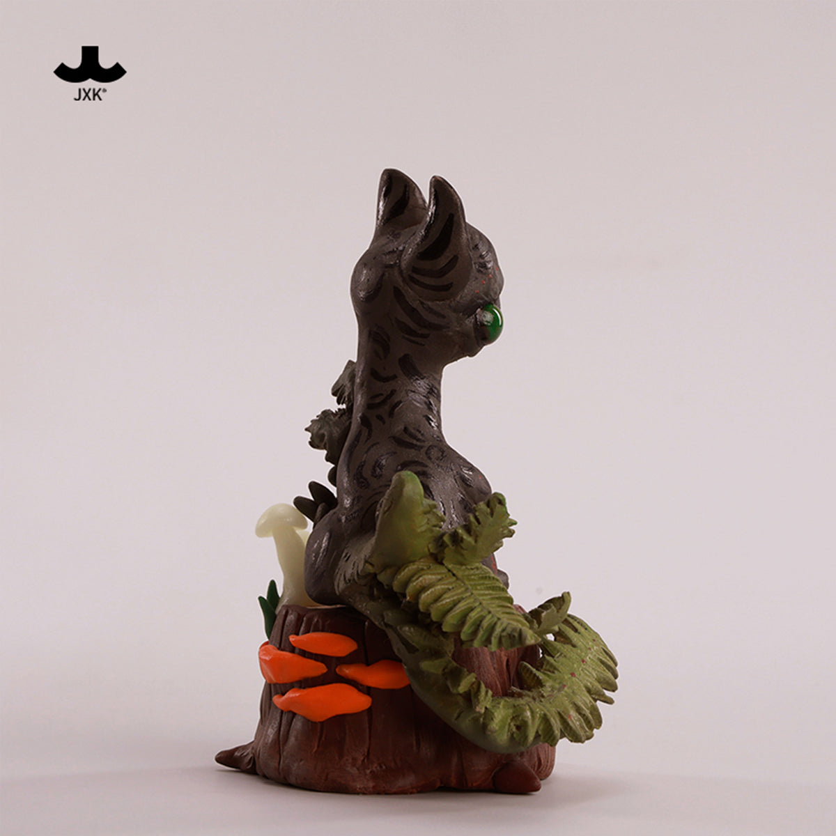 JXK The Forest Cat Static Expertly Hand-Painted Lifelike Animal Figurine