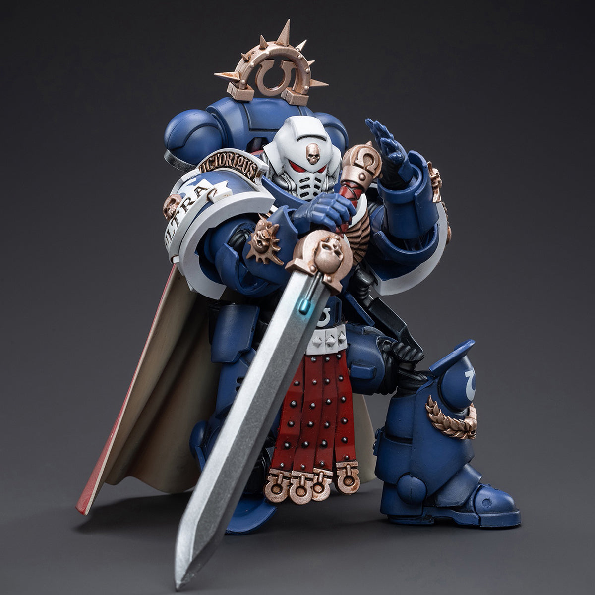 (Only Shipped to the US) JOYTOY Warhammer 40,000 1/18 Ultramarines Primaris Captain JT3297 Action Figures Collection Model Gift