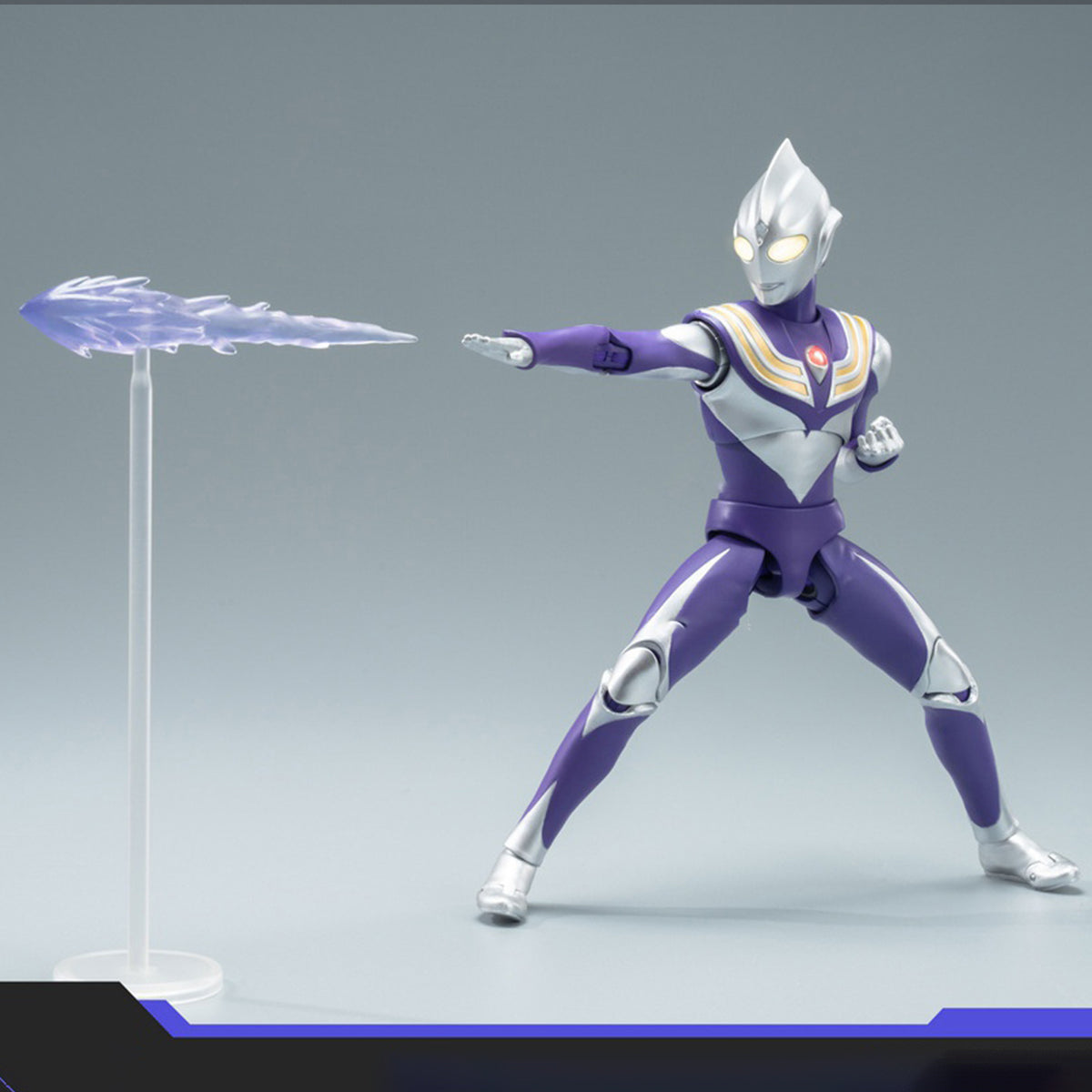 Figuras de acción ZD Toys 1/10 Ultraman Tiga Sky Type