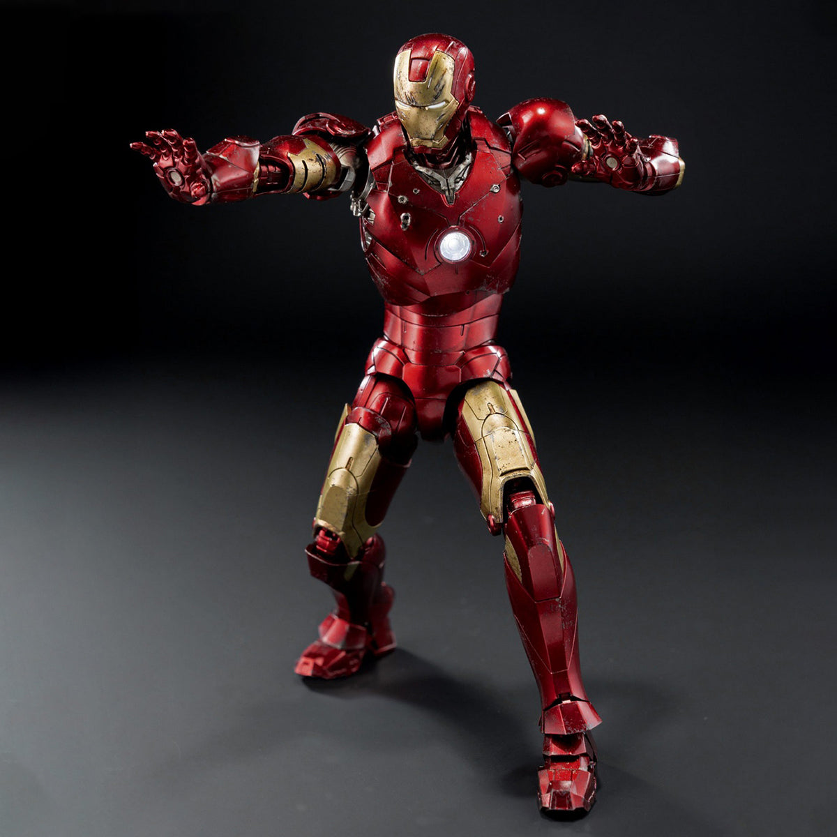 Threezero DLX Iron Man Mark3 Battle Damaged Action Figures