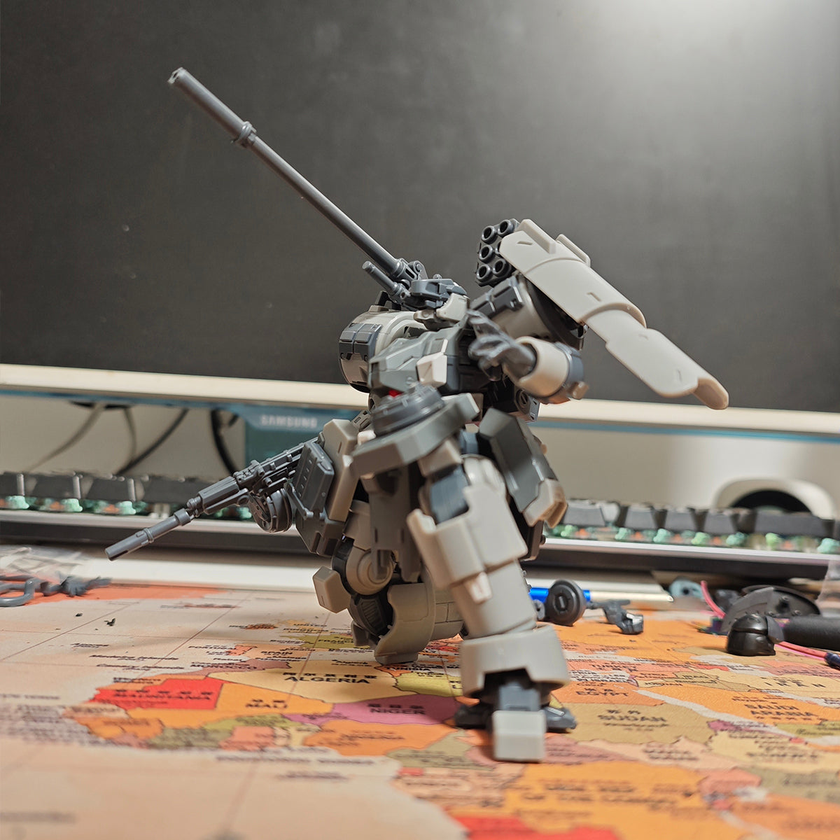 Sheik Mainland Super Cavalry Artillery-Type Zarov White 1/144 Scale Assembly Model Kits