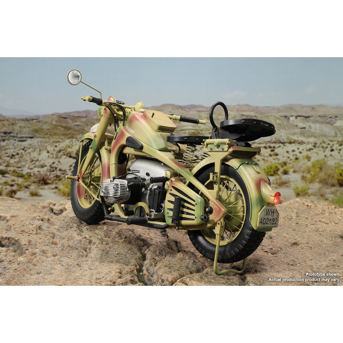Motocicleta Zundapp KS750 alemana de la Segunda Guerra Mundial con sidecar, camuflaje para figuras de acción.