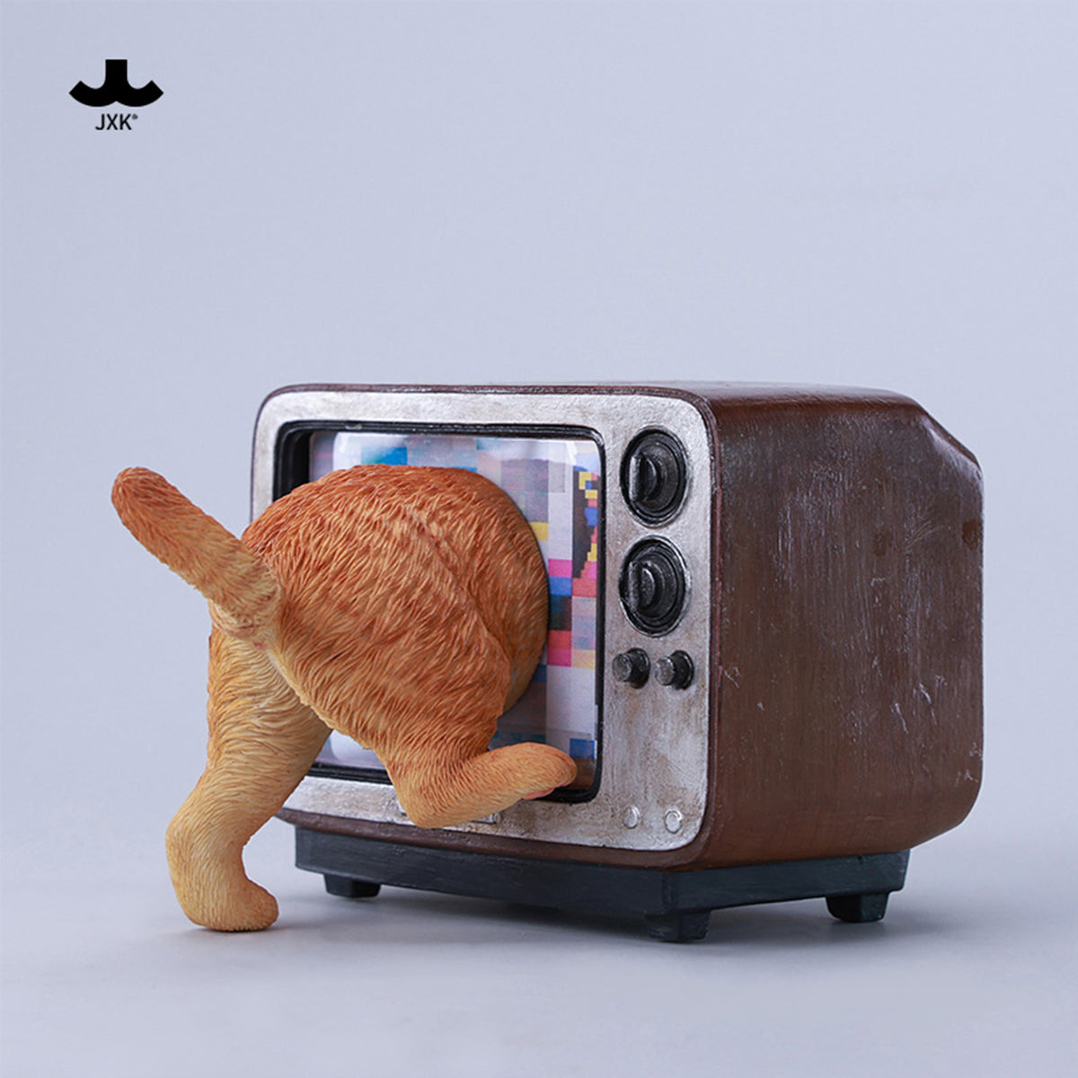 JXK Channel Cat Static Expertly Hand-Painted Lifelike Animal Figurine