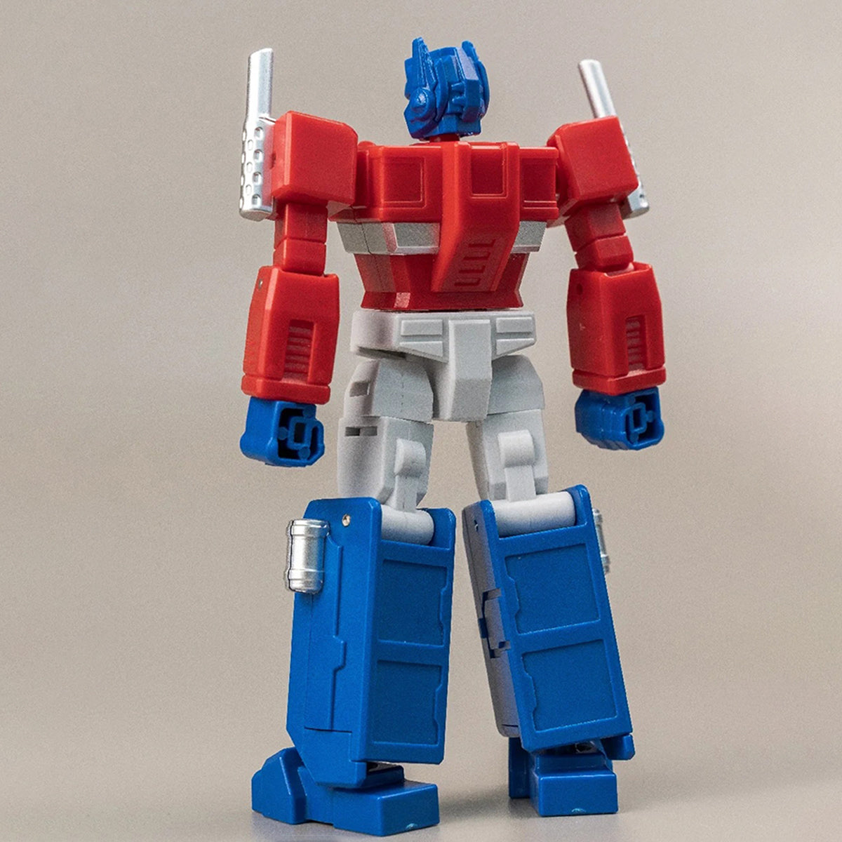 Kits de modelos preensamblados fáciles de Transformers Optimus de la serie Mini Scale AMK de Yolopark