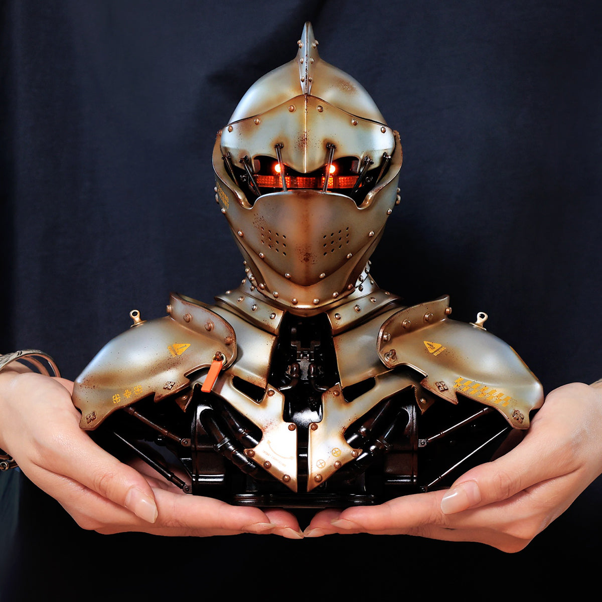 WeArtDoing, Cyber Knight Obsidian Dark/Star Silver/Gleam Void, Art Statue