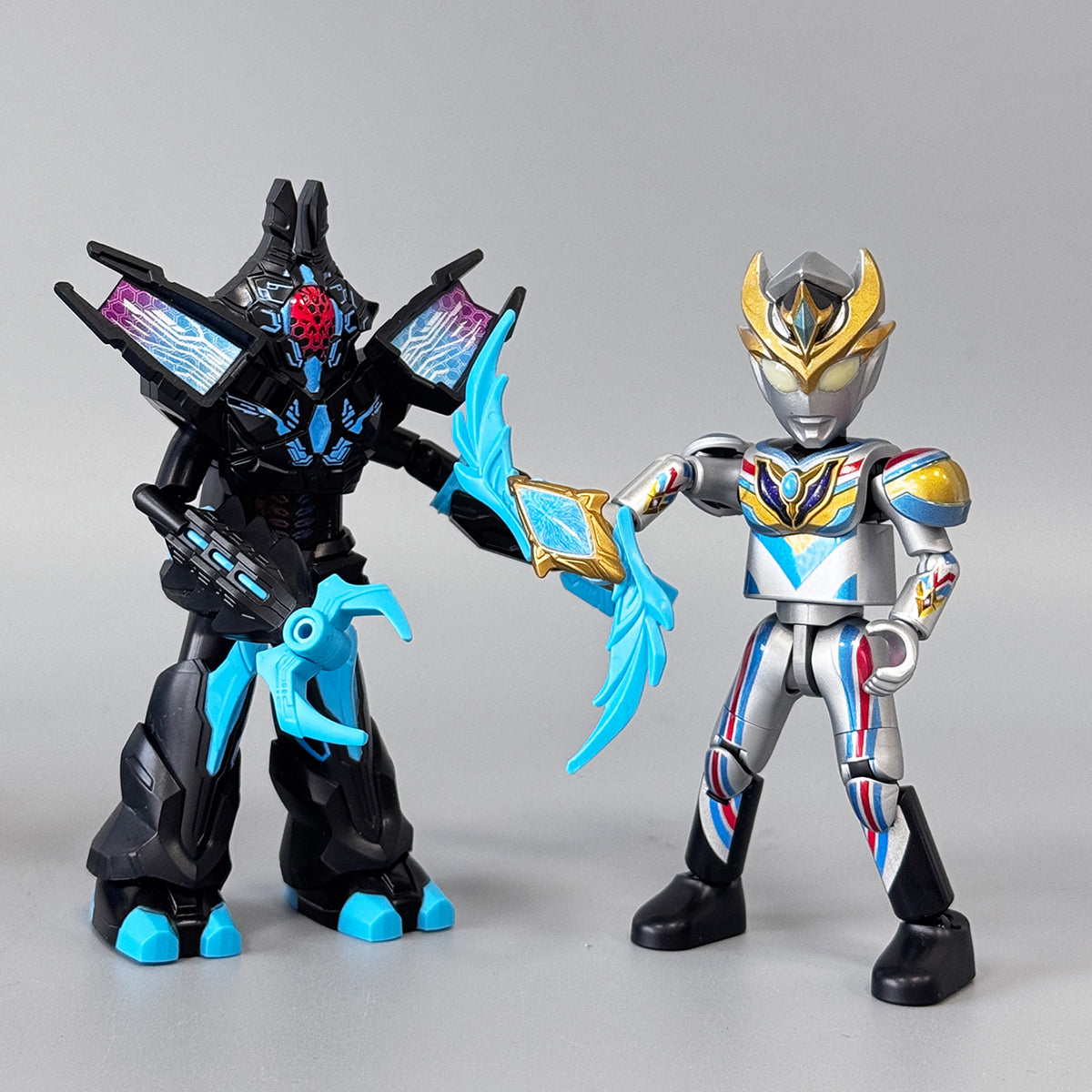 Figurines Blokees Ultraman Hunmanoid Ornamen Galaxy Version 13 Unleash Imagination Blind Box