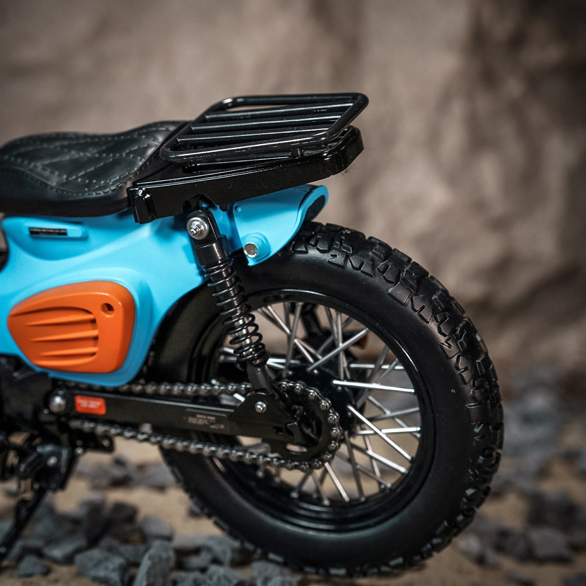 TrickyMan12 SUPER CUB SCRAMBLER MOTORCYCLE Vehicle & Rear Rack 1/6 Scale Vehicle Model