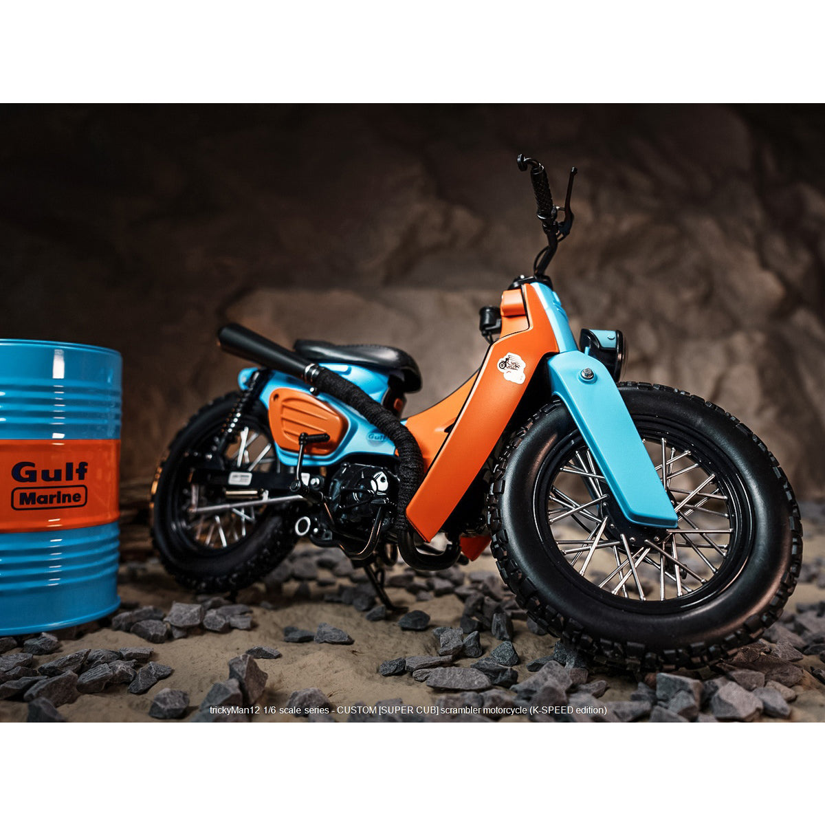 TrickyMan12 SUPER CUB SCRAMBLER MOTORCYCLE Vehicle & Rear Rack 1/6 Scale Vehicle Model