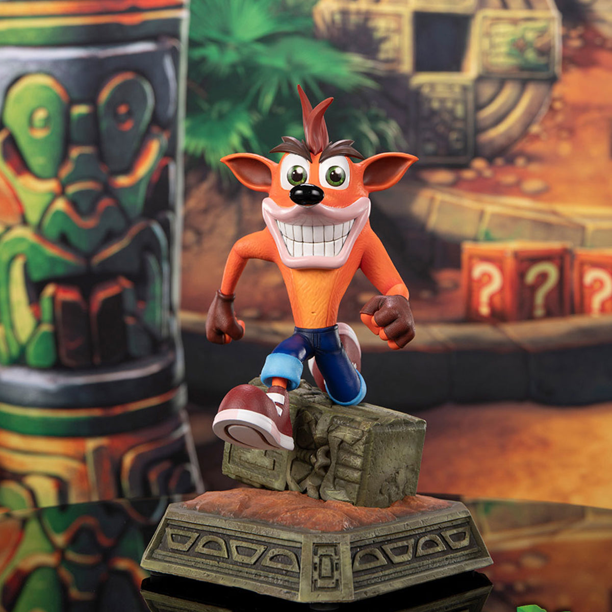 First 4 Figures Crash Bandicoot Classic Edition Art VideoGame Statue