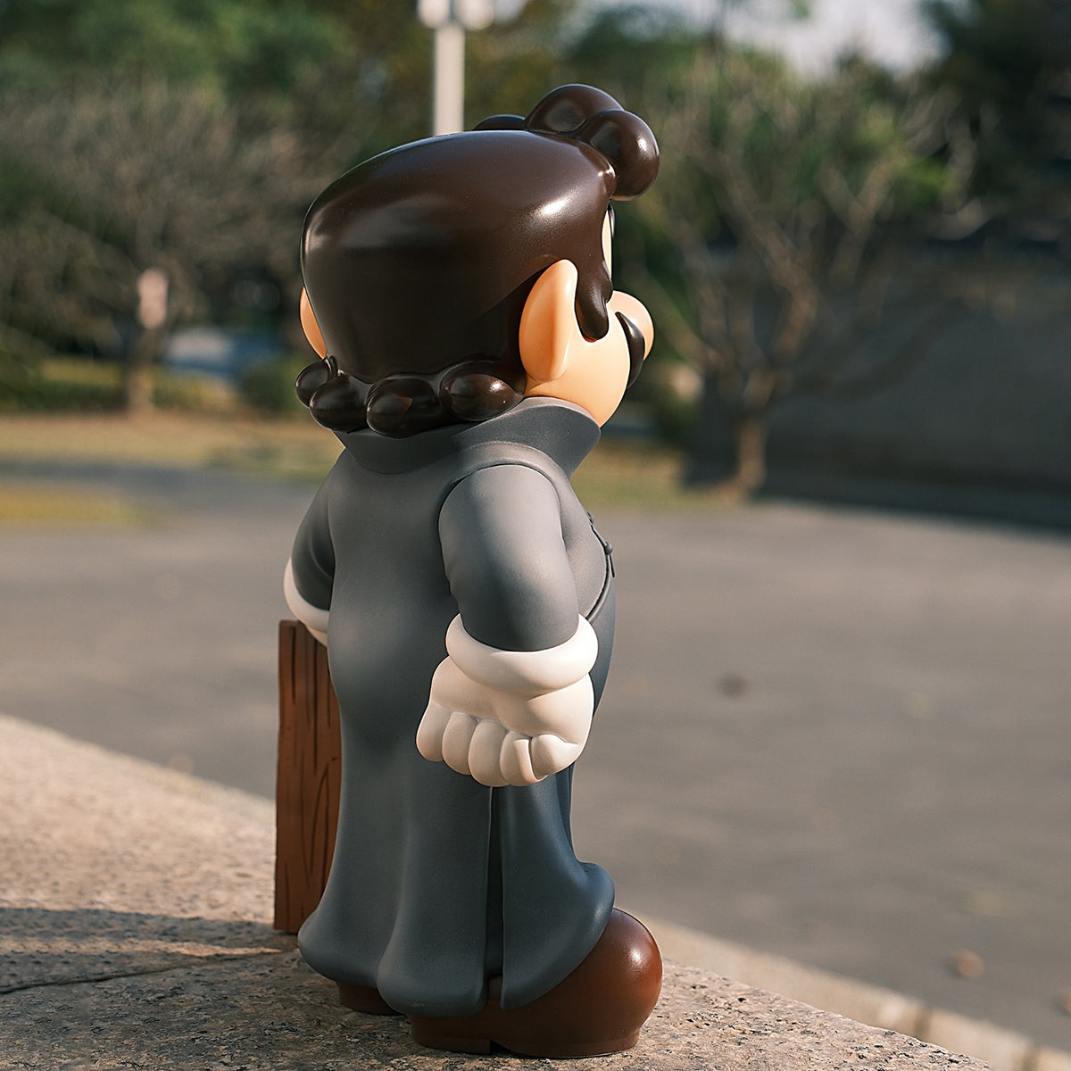 PNJ Grocery Store - Good Youth Ma Xun Quits Resin Art Toy Statue
