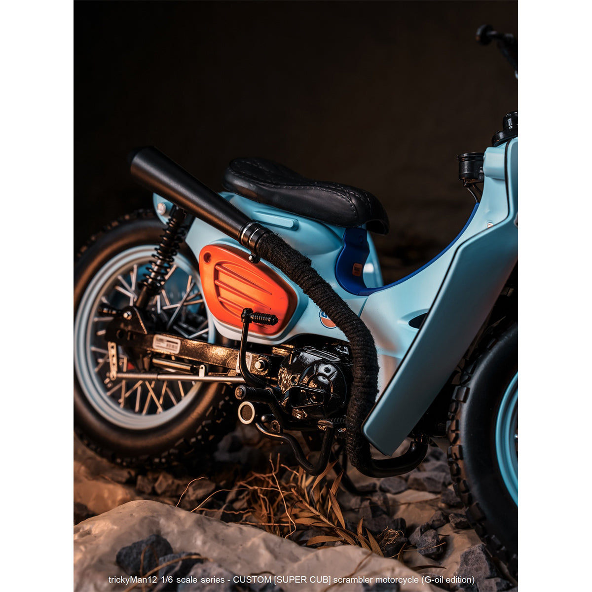 TrickyMan12 SUPER CUB SCRAMBLER MOTORCYCLE Vehicle & Rear Rack 1/6 Scale Vehicle Model