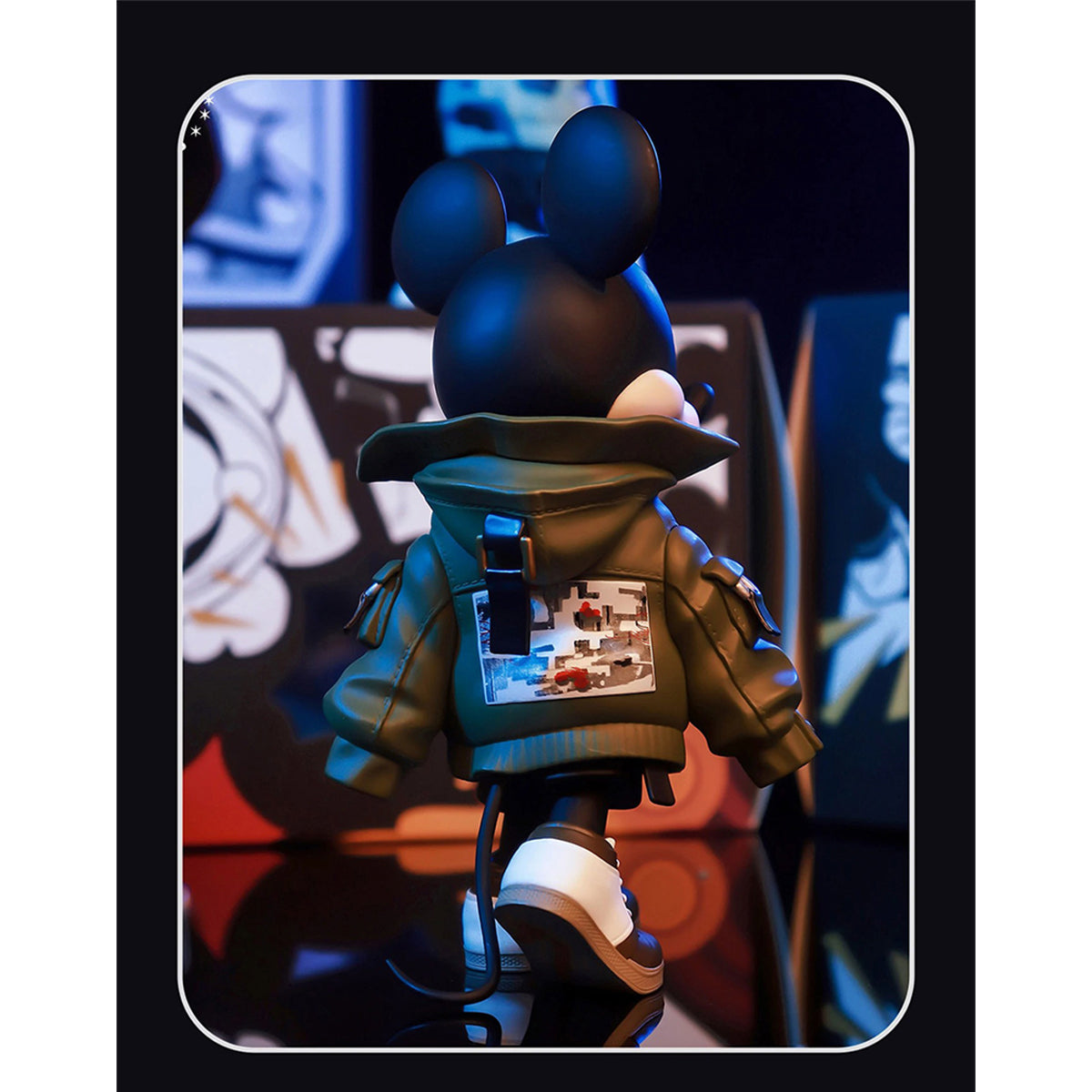 MORSTORM Coat Mickey + Cowboy Outfit Minnie + Sweatshirt Minnie + Sweatshirt Mickey Art Figurine