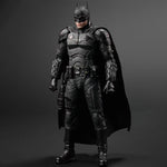 Fondjoy DC1010B The Batman 2022 1/9 figure — Standing front view with black cape